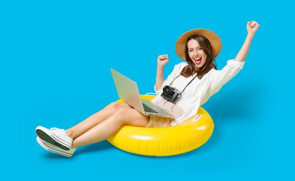 Câștigă 50 vouchere eMAG în valoare de 500 lei fiecare