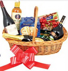 Castiga unul din cele 3 cosuri de Sarbatori de la Mega Image