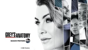 Câștigă 2 proiectoare portabile Philips Picopix sau 8 seturi formate din șorț bucătărie și cană termos